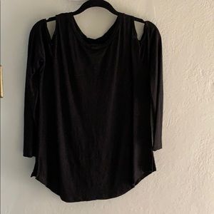 Sassy flattering women’s top – cold shoulder!!